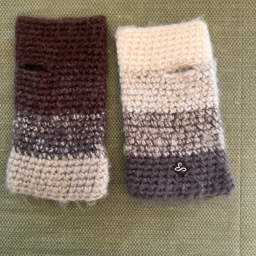 Handmade Crochet Fingerless Gloves with Floral Design - Picture 2 of 5